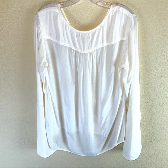 Cloth & Stone Women’s Ivory Bell Sleeve Keyhole Tie Top. Sz M - Picture 7 of 10